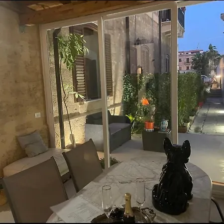 Charming Di Gregorio *